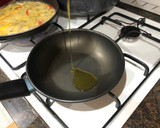 Foto del paso 7 de la receta: Solomillo de cerdo adobado con brócoli y guarnición de setas salteadas y aderezo Vidalim