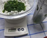 A picture of step 5 of Grandma's Mugwort Manju.