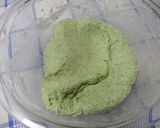 A picture of step 6 of Grandma's Mugwort Manju.