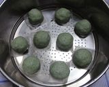 A picture of step 9 of Grandma's Mugwort Manju.