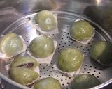 A picture of step 10 of Grandma's Mugwort Manju.