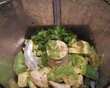 A picture of step 2 of Creamy Avocado Pasta.