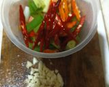 Foto langkah ke 1 dari resep Ketam Saus Asam Pedas.