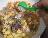 Foto langkah ke 4 dari resep Bread Toast with Creamy Beef and Vegetable Ragù.