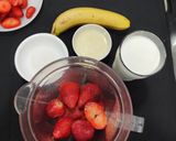 A picture of step 2 of Strawberry & Banana smoothie.