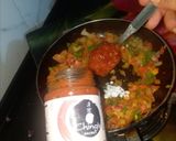 A picture of step 4 of Spicy Sechzwan Bread.