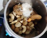 A picture of step 2 of Anjeer alomnd cashew milkshake(fig dryfruits milkshake).
