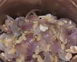 A picture of step 3 of Methi Matar Malai.