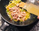 Foto del paso 2 de la receta: Arroz exprés con verduras y atún