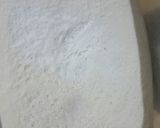 A picture of step 2 of Pound Cake with White frosting😍.