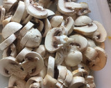 Foto del paso 1 de la receta: Champiñones salteados en vegetales y jugo de limón 😍😍