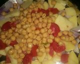 A picture of step 1 of Chana pulav with moth vaddi.