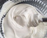 Une image de l'étape 1 de Compotée rhubarbe fraises vanillée.