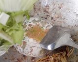 Foto langkah ke 2 dari resep Tumis Tauge Sawi Putih.