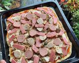 Foto langkah ke 5 dari resep Homemade Pizza.