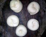 A picture of step 4 of Soft chapati served with beans.
