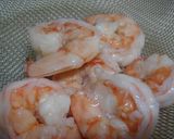 A picture of step 2 of Plump Shrimp and Cheese Spring Rolls - Delicious Yakuzen Medicinal Cuisine.
