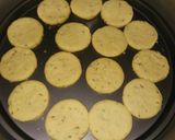 A picture of step 3 of Zeera biscuits.
