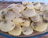 Foto del paso 1 de la receta: Bacalao con patatas y bechamel de espinacas