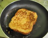 A picture of step 5 of Cafe Latte French Toast.