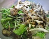 A picture of step 4 of Grilled Maitake Mushroom and Mizuna Greens Nibitashi.