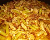 Csirkemell tokány zöldbabbal és kaporral recept fázis 3 fotója