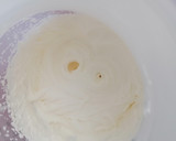 Foto del paso 2 de la receta: Polos de cereza cubiertos de chocolate (helado)