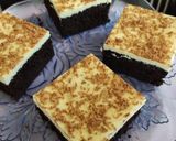 A picture of step 2 of Cheesecake brownies🍰.
