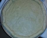 A picture of step 5 of Gourmet Stuffed Crust Pizza.
