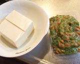 A picture of step 2 of Mekabu Seaweed and Natto on Tofu for Dieters.