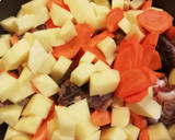 Foto del paso 4 de la receta: Guiso rápido y fácil con carnaza y huesos de cordero