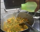 A picture of step 3 of Lemon Coriander Vegetable Soup.