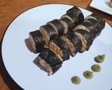 Foto langkah ke 13 dari resep Sushi Tuna Pedas (Spicy tuna sushi).