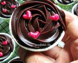 Gambar langkah 9 resipi Moist Chocolate Cupcake.