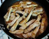 A picture of step 6 of Pan-Fried Pork Cutlets Seasoned with Ginger and Garlic.
