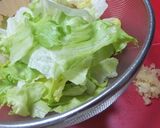 A picture of step 1 of Simple and Nutritious! Lettuce and Baby Sardine Stir-fry.