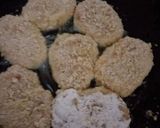 A picture of step 1 of Chicken nugguts.