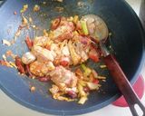 รูปขั้นตอนการทำที่ 3 ของ แกงเผ็ดไก่ใส่วุ้นเส้น (ฉบับอิสาน)​
