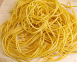 Foto del paso 1 de la receta: Bigoli al pesto de nueces