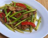 Foto langkah ke 5 dari resep Asparagus Tumis Ayam.