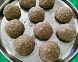 ચુરમાના લાડુ (Churma Ladoo Recipe In Gujarati) રેસીપી સ્ટેપ4ફોટો