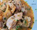 Foto del paso 7 de la receta: Mollejas encebolladas al vino con salsa mery