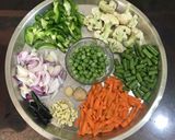 A picture of step 1 of Mix Vegetable Pulao.