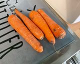 Une image de l'étape 4 de Salade de riz rouge aux tomates, carottes et ciboulette.