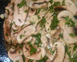 Foto del paso 2 de la receta: Espaguetis con gambas y champiñones al ajillo