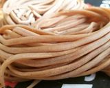 Foto del passaggio 2 della ricetta Pasta fresca con farina di castagne