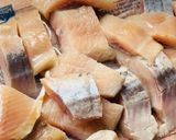 Hình bước làm 2 của món Nui Trộn Cá Trích Xông Khói
