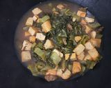 Foto langkah ke 5 dari resep Sayur Asin cah Tahu Kuning.