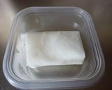 A picture of step 2 of Caprese-Style Salad with Tomato & Drained Tofu.