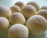 A picture of step 10 of Yogurt Leavened Snowy White Petit Cream-Filled Rolls.